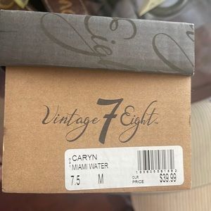 Vintage 7 Eight Caryn